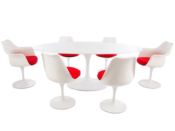 Oval Tisch Saarinen mit 6 Stühlen