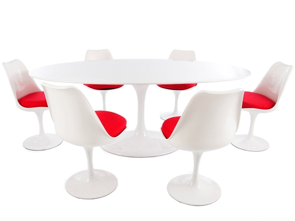 Oval Tisch Saarinen mit 6 Stühlen