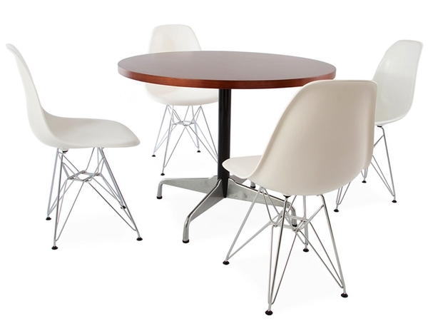 Tisch Eames Contract und 4 Stühlen